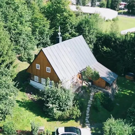 Roubenka Mezi Stromy S Wellness * Mladé Buky
